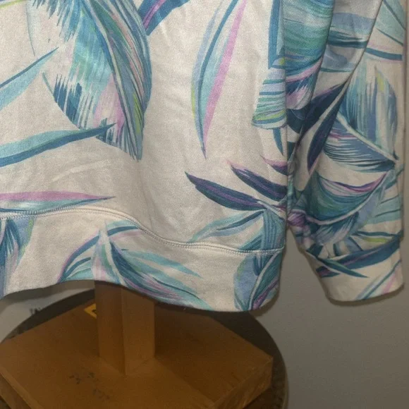 Torrid Pullover Soft Lined Feather Look Top size 2X - Picture 3 of 10